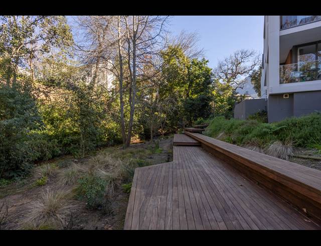 2 BEDROOM APARTMENT TO LET IN NEWLANDS